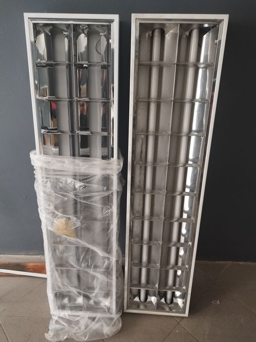 Oprawy oświetleniowe 120x30 cm , 2 sztuki.