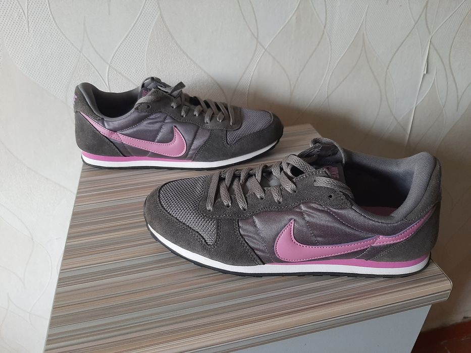 Продам кросівки Nike