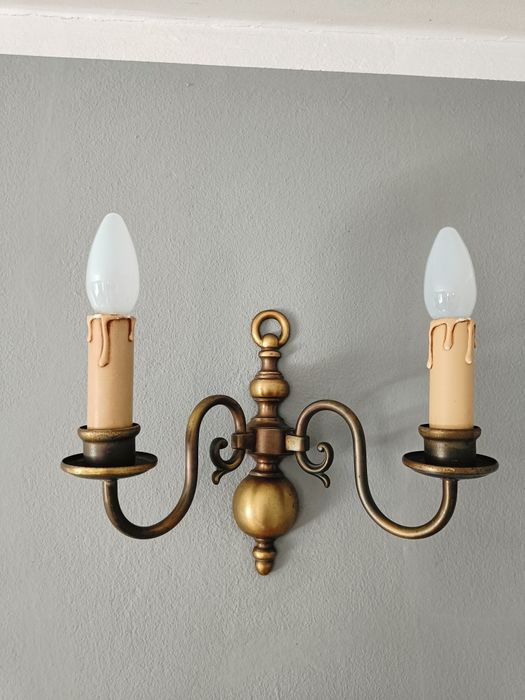 Kinkiet mosiężny świecznik z kloszami