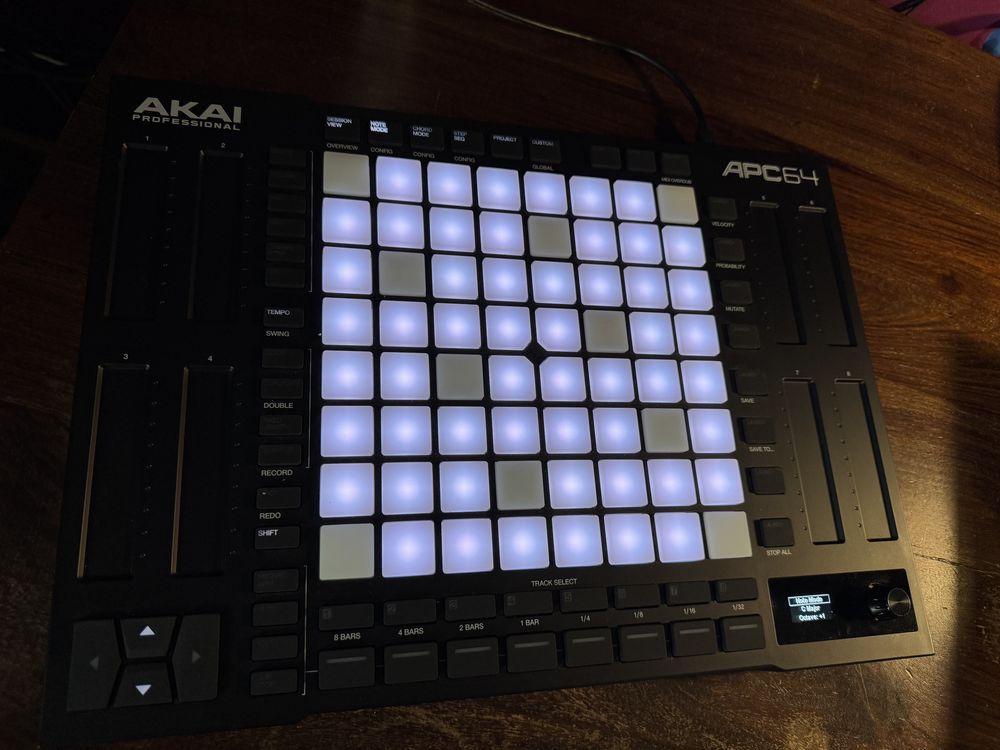 Kontroler Akai APC64 dla Ableton na gwarancji
