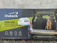Barreira universal para transporte de animais no carro