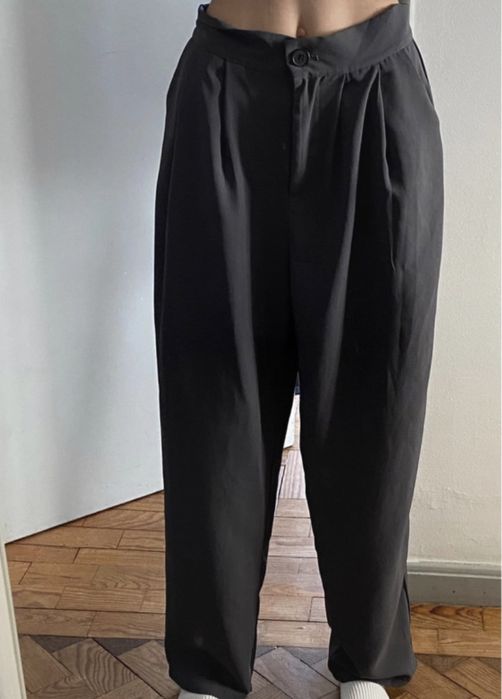 calcas casuais cinzentas