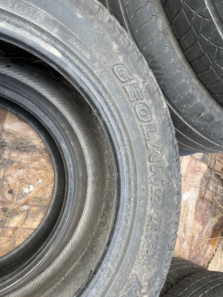 Продам Резину 225/65 R17 YAKOHAMA(пара)