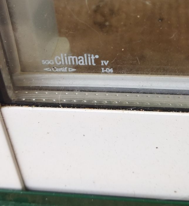 Janelas climalit 7cm de espessura.