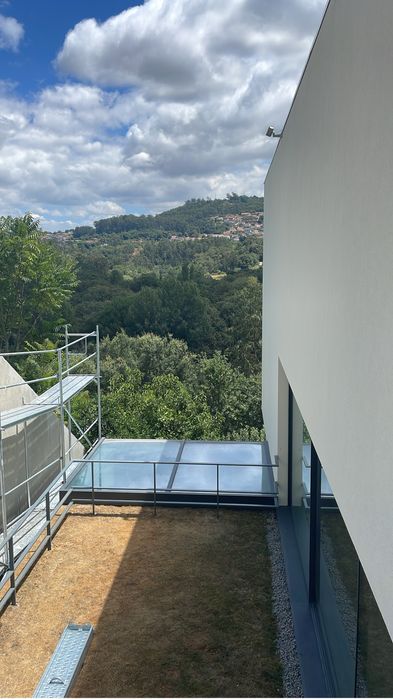 Pinturas e remodelações .