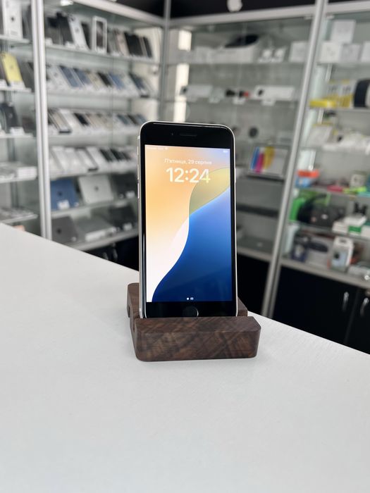 iPhone SE 2023 (gen-3) 128GB Starlight NEVERLOCK