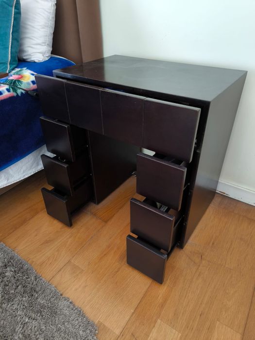 Conjunto de cama + mesas de cabeceira + comoda