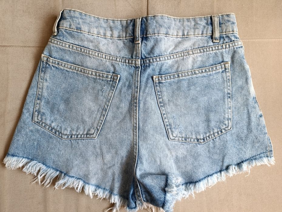 Джинсовые шорты Cropp р.S