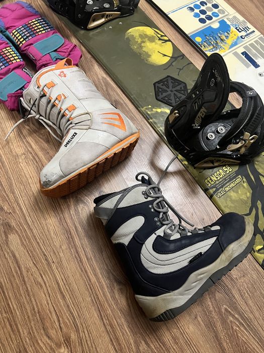 Продам одним комплектом 2 Сноуборди