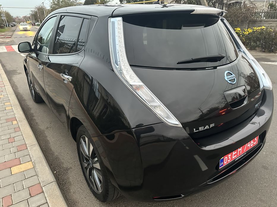 Продам Nissan Leaf