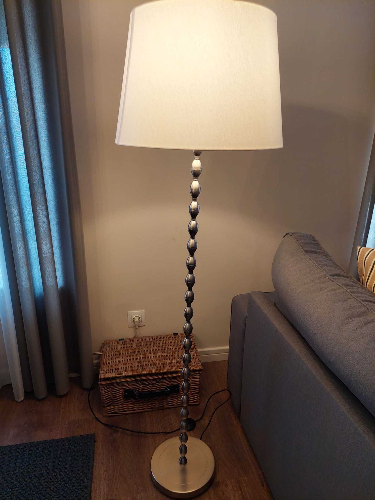 Candeeiro pe IKEA