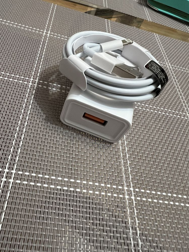 Ładowarka USB -A do iPhone z kablem USB 2,4A