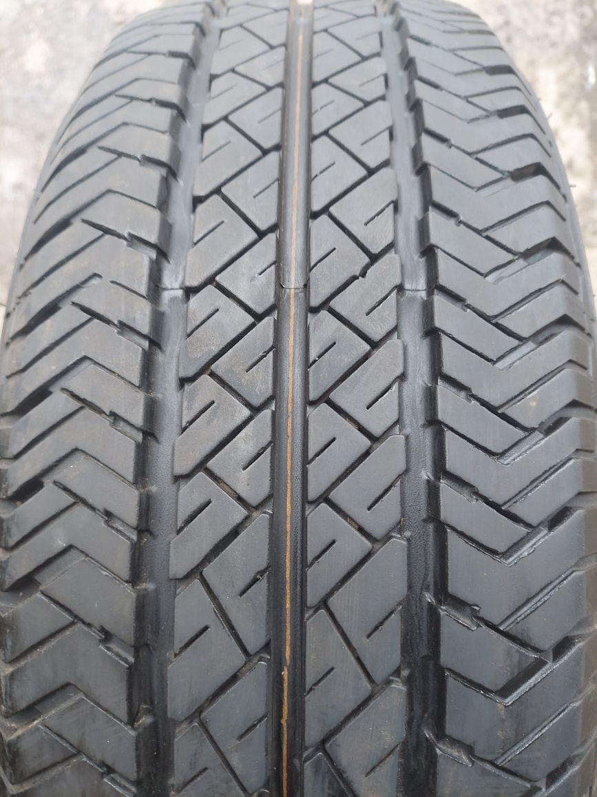 1x 215 65 R16 C 109/107T Nexen CP321 8mm 2014r