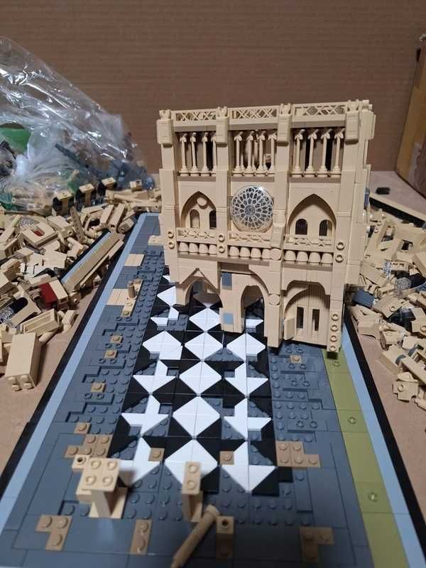 Lego architecture 21061 notre-dame de paris