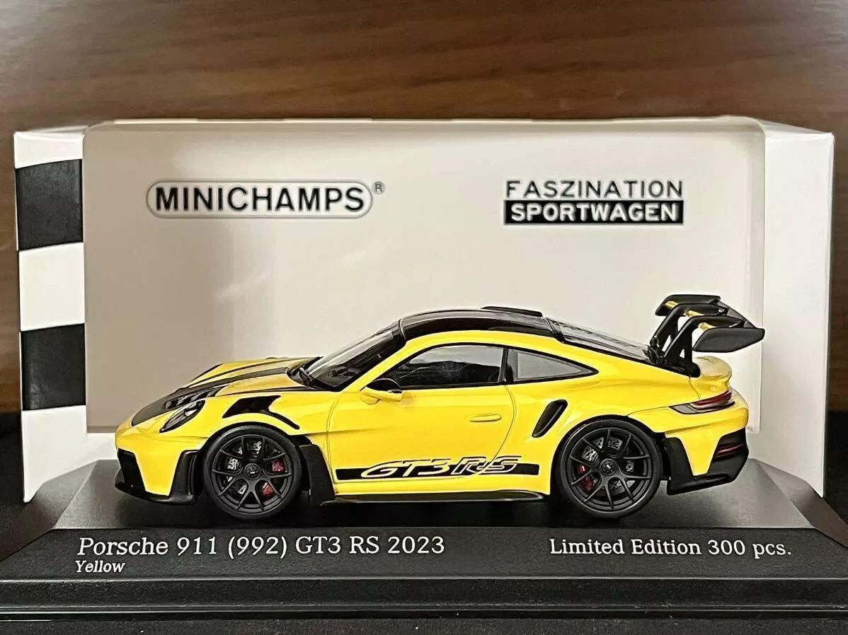 Minichamps 1:43 Porsche 911 (992) GT3 RS ano 2023