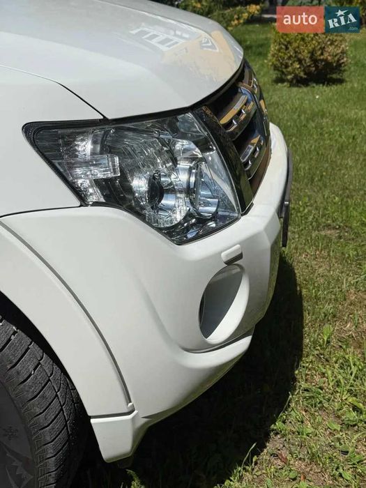 Mitsubishi Pajero Wagon 2012