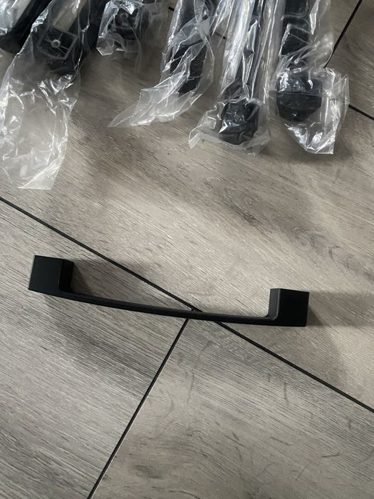 Gałki uchwyty do mebli czarne proste loftowe 9 sztuk