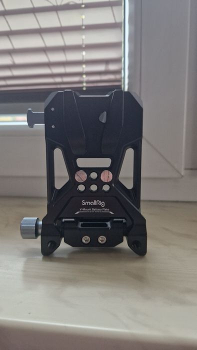 Smallrig 4064 - mocowanie akumulatora V-mount