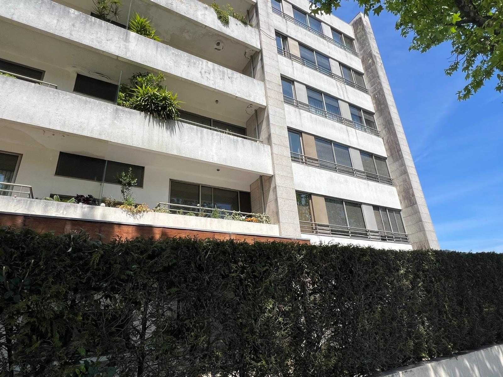 Apartamento T2 - Condomínio Fechado para Arrendamento