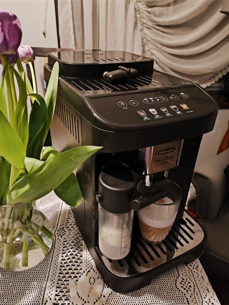 Ekspres do kawy DeLonghi Magnifica Evo