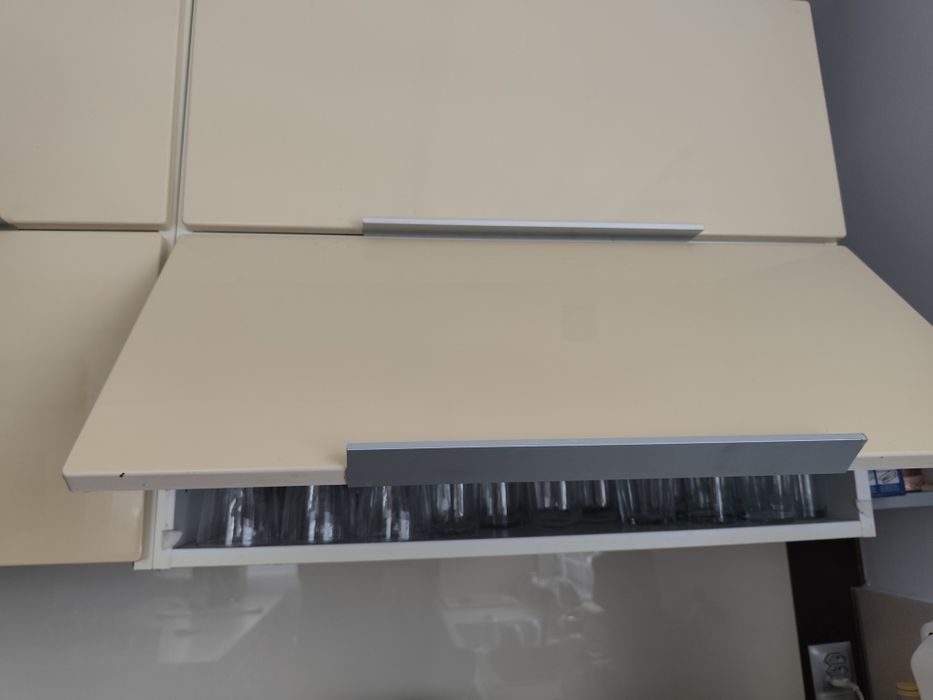 Sprzedam MEBLE szafki wiszące kuchenne