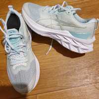 Жіночі кросівки Asics 38 для бега 24см легкі