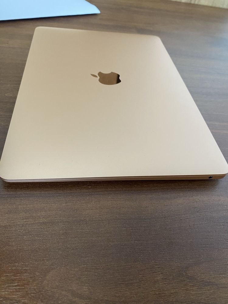 Macbook M1/ 2020 / 8gb/256 SSD