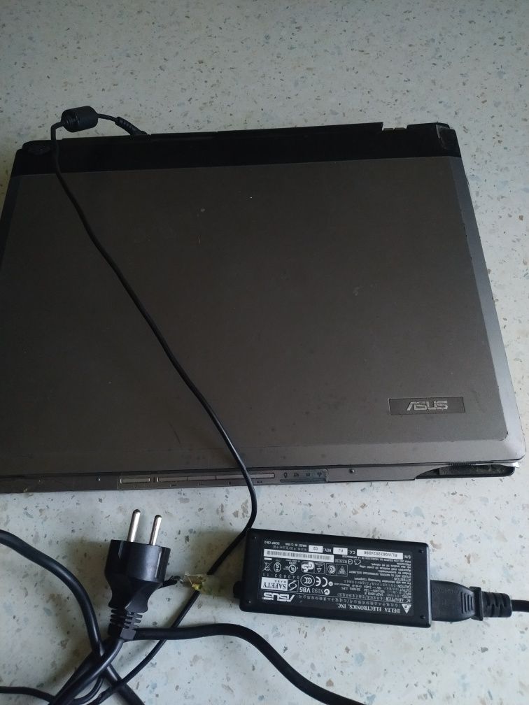 Ноутбук Asus A6000 б/у в рабочем состоянии с блоком питания