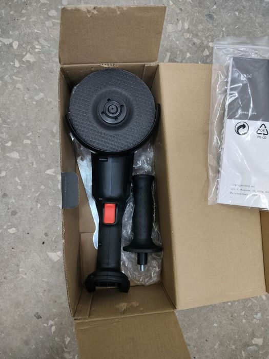 Болгарка акумуляторна Dnipro -M DGA 201. Нова.