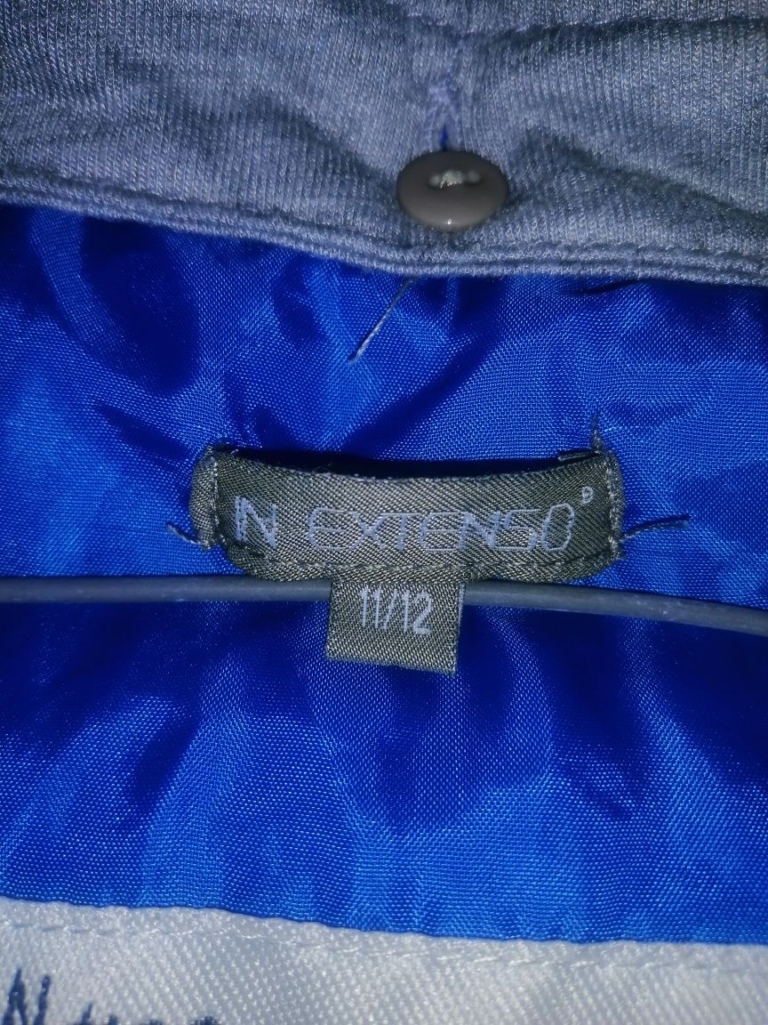 Куртка демисезонная на 11-12лет. 2 кармана, капюшен. Фирма "Nextenso".