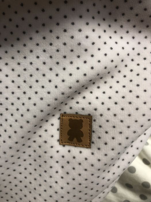 Śpiworek z przecięciami na pasy do fotelika samochodowego dla noworodk