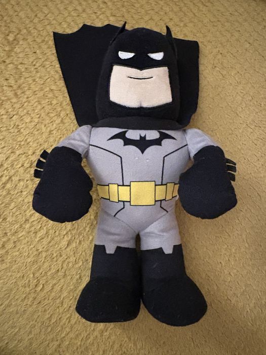 Maskotka Batman mowiaca  po angielsku