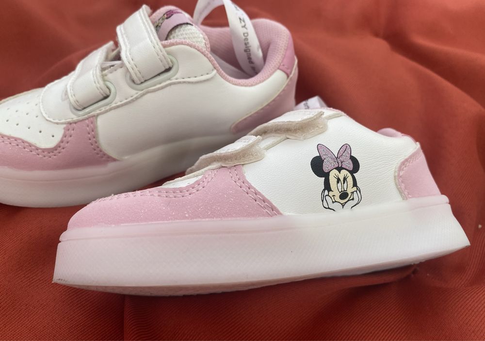 Tenis novos menina Minnie 23