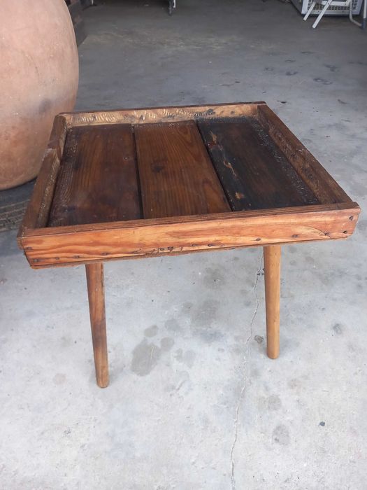 Mesa rustica antiga, otimo estado