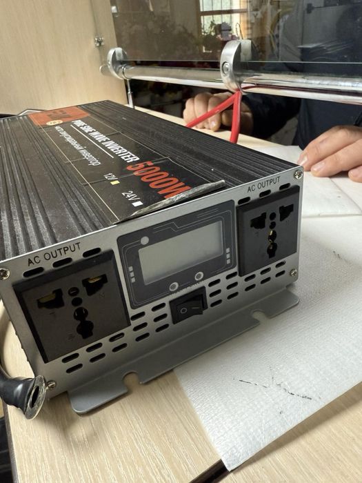 Інвертор відмінної якості з 12v до 220v з чистою синусоїдою 5000Вт.