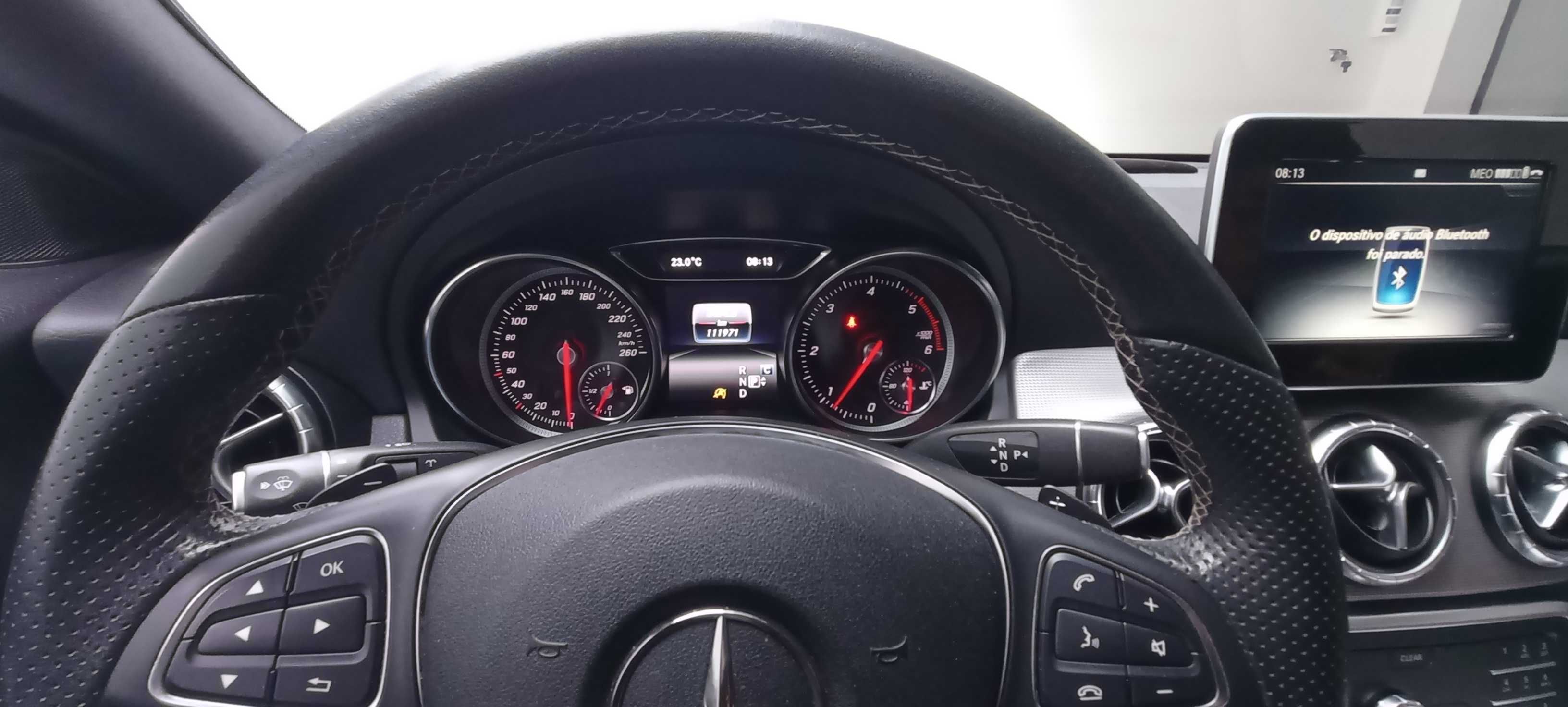 Mercedes CLA 200D com mudanças automáticas
