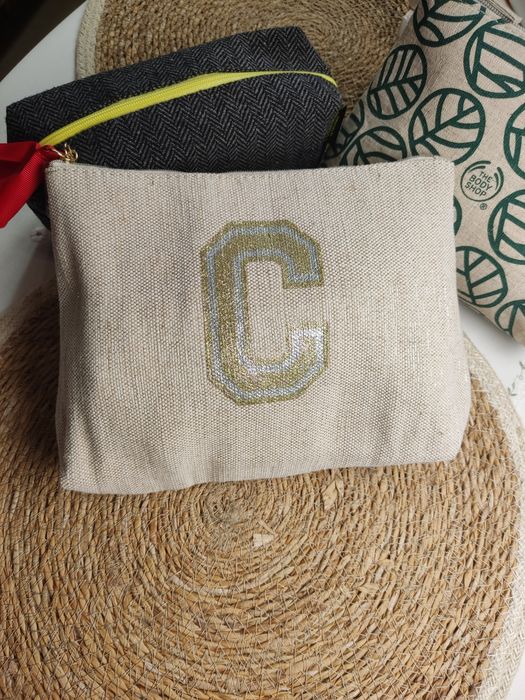 Косметичка від Clarins