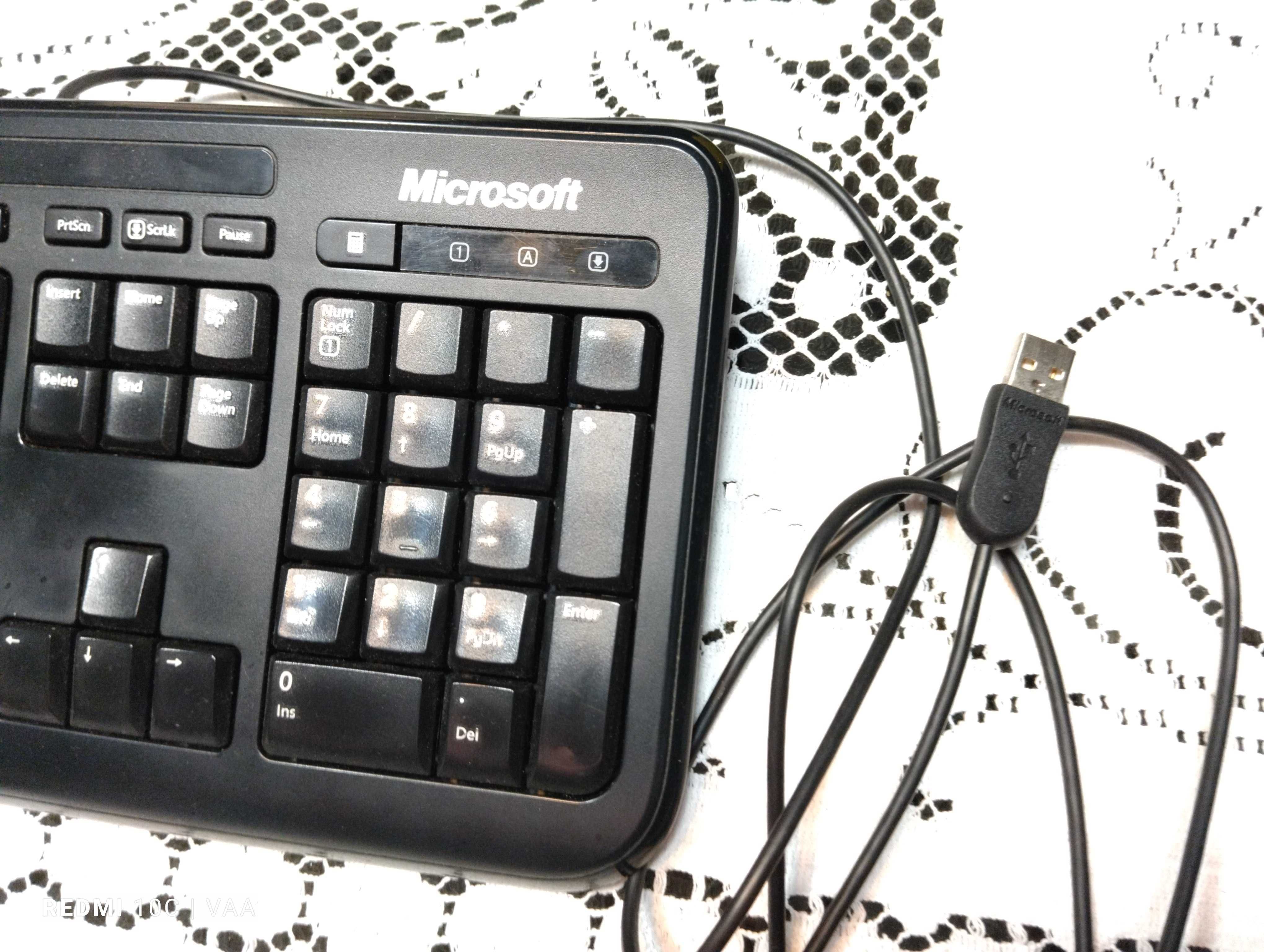 Teclado com fio Microsoft 600 - bom estado