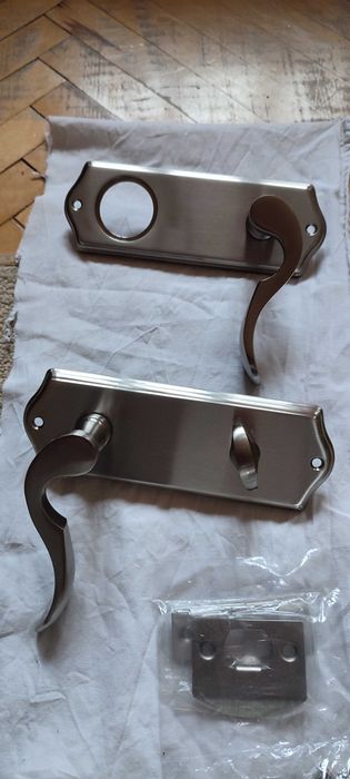 Замок вхідних дверей EMTEK California (USA).