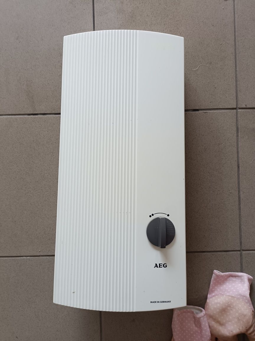 Przepływowy ogrzewacz wody AEG  400 V