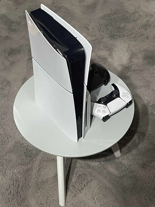 Playstation 5 napęd + 2 pady