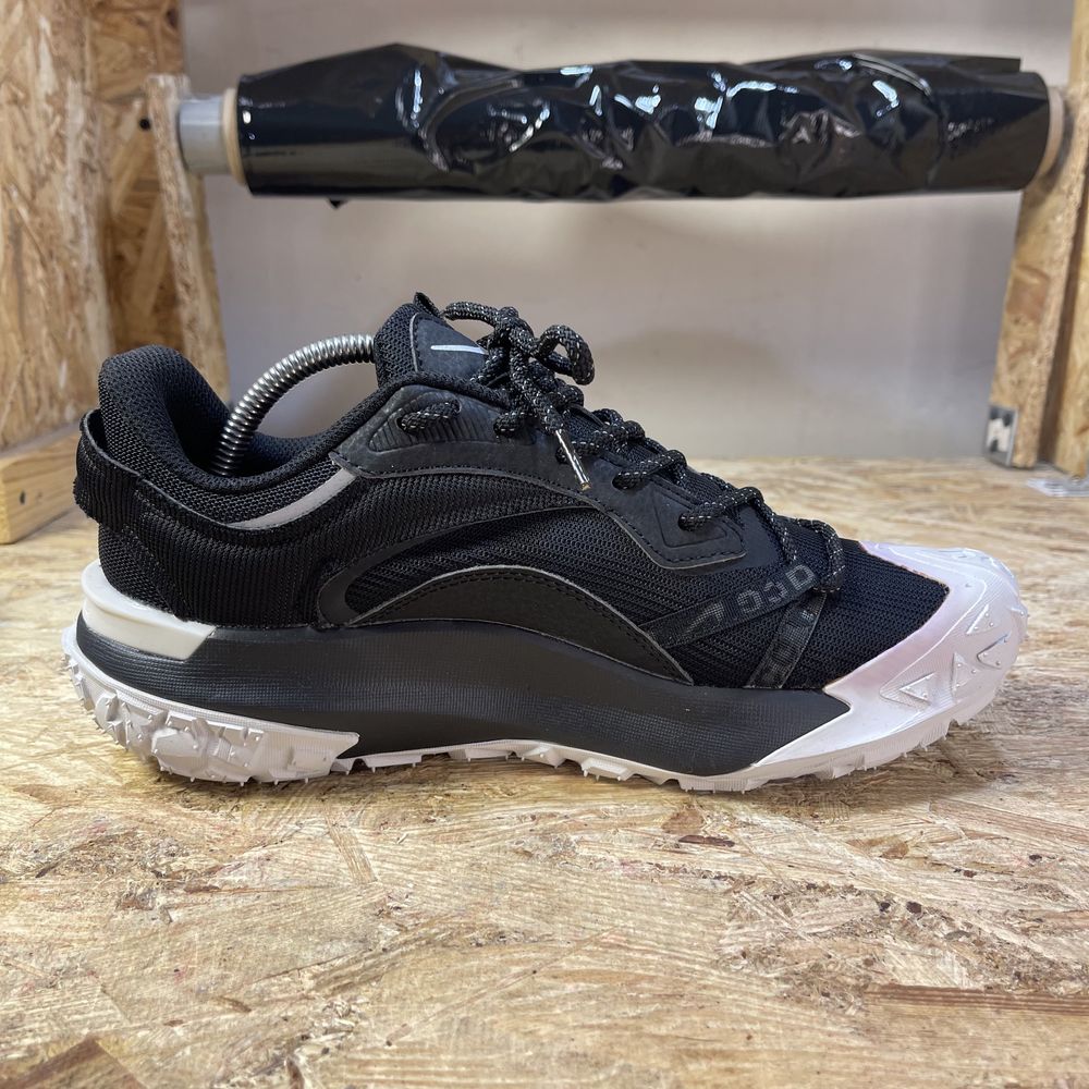 Чоловічі кросівки Nike Acg Mountain Fly 2 Low Gore Tex Black White Red