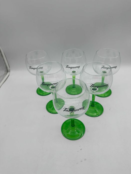 Zestaw 6 kieliszków gin tanqueray london.