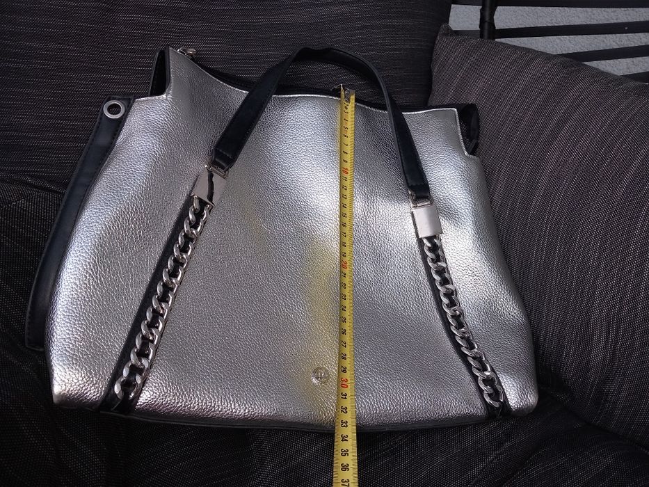 Używana torebka do ręki Monnari