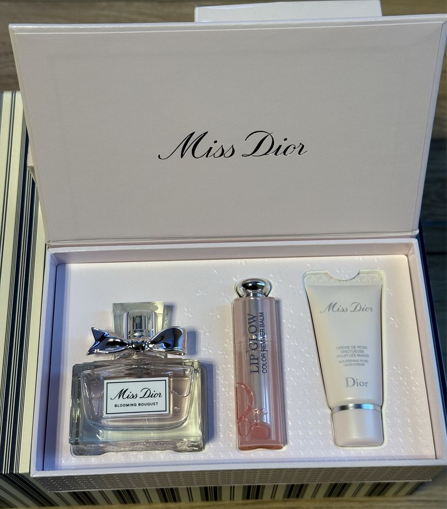 Zestaw Dior Nowe Perfumy Blyszczyk Świeca perły kąpielowe Sephora