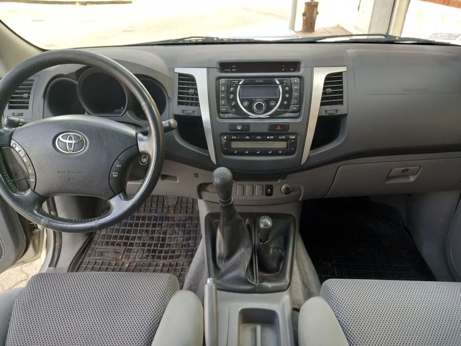 Toyota Hilux 2.5 D-4D 4WD CD CM PM+AC