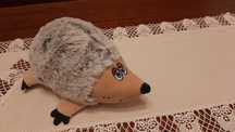 Toupeira de peluche para cão
