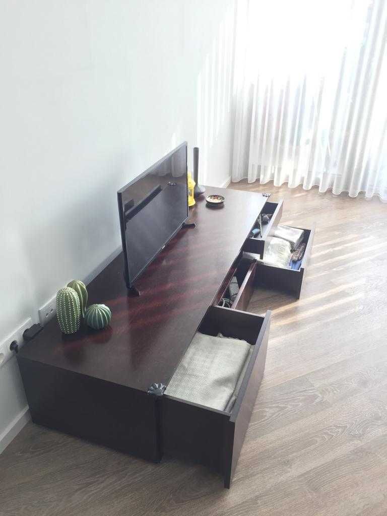 Móvel TV  de 180 cm, 4 gavetas