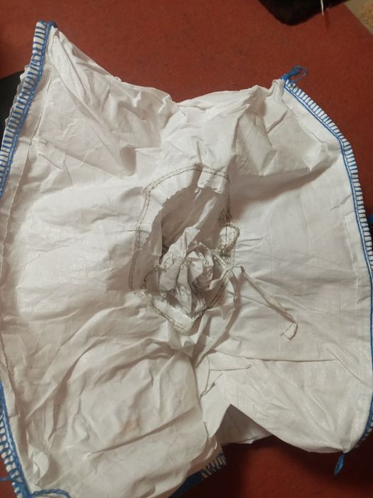 Продам бигбеги на 1000кг.