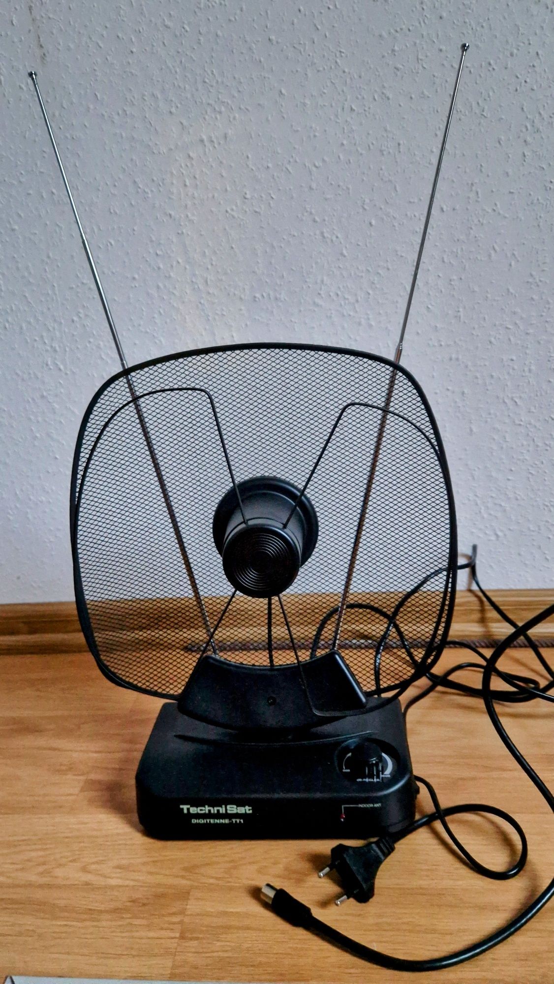 Antenna DVB-T TechniSat Digitenne TT1 – z wzmacniaczem